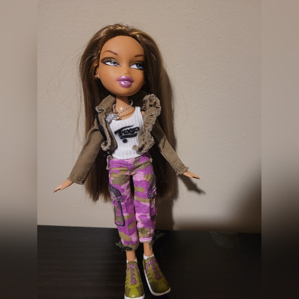 Bratz Adventure Girlz Yasmin